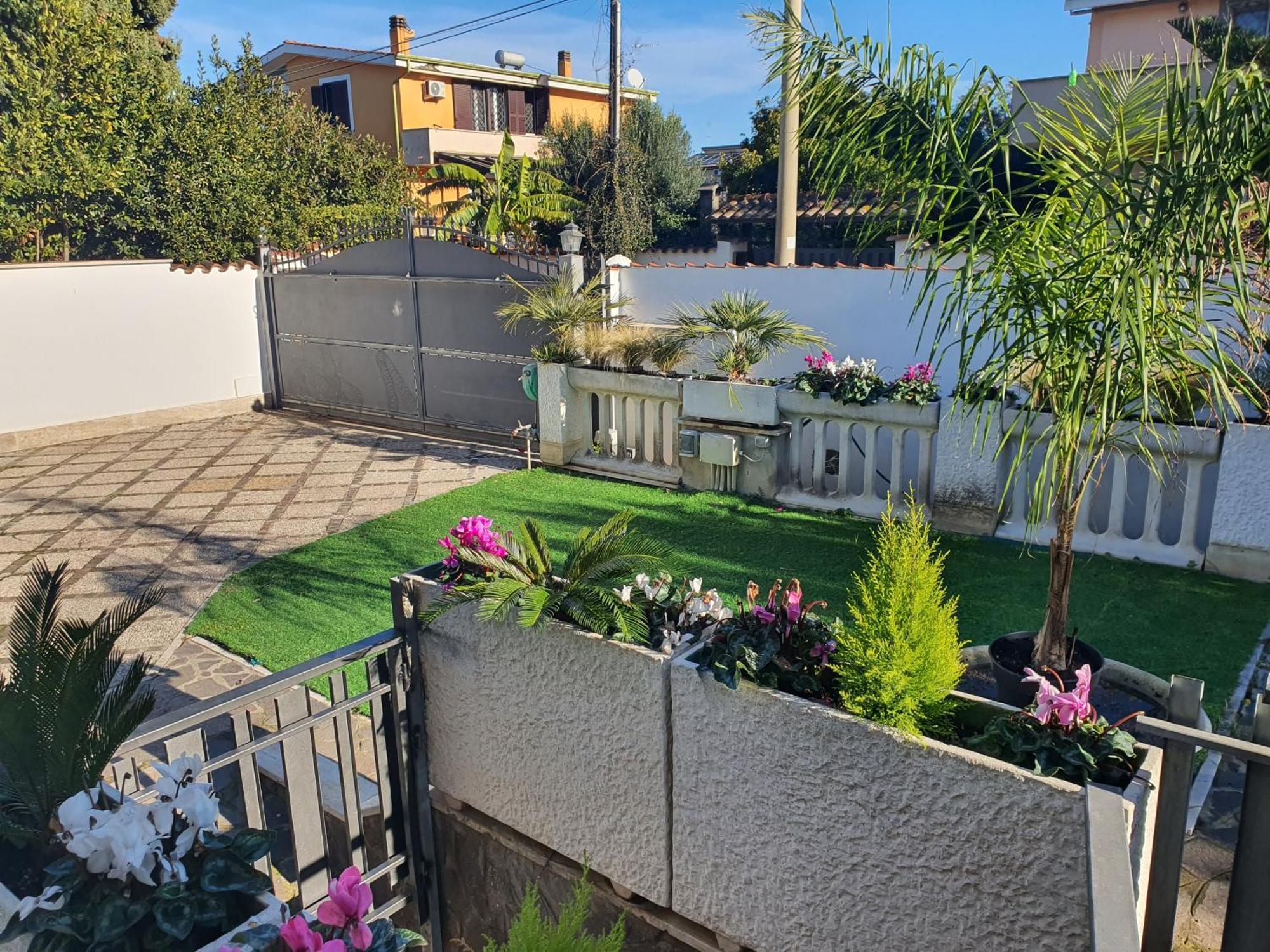 Villa Il Sole Di Roma Casal Palocco Esterno foto